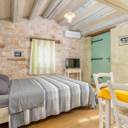 Awesome Apartment In Zminj Exterior photo